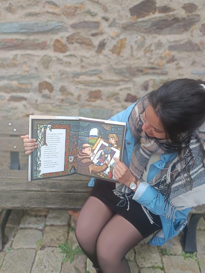 MDE Tout-petits - Lecture et peinture (2) - (c)Chateau de Sillé
