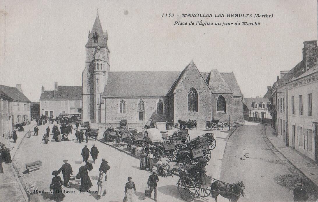 Place de l'Eglise Marolles-les-Braults