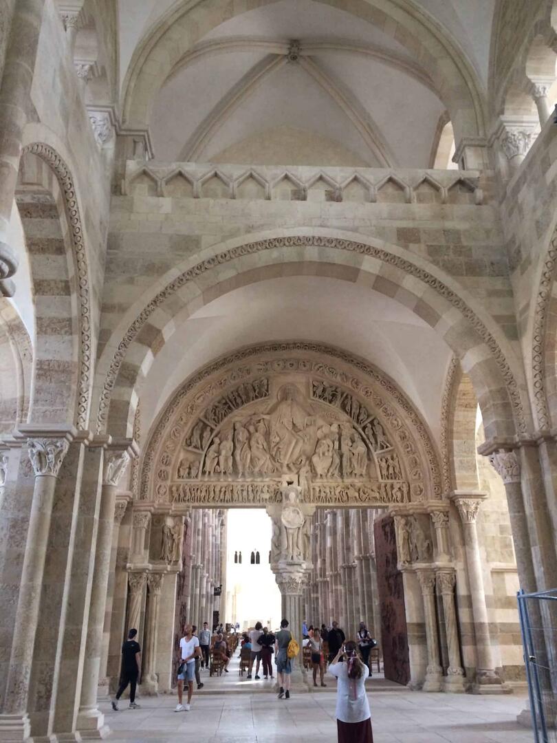Narthex et tympan restaurés