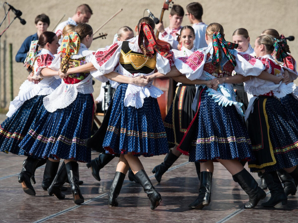 FESTIVAL INTERNATIONAL DU FOLKLORE