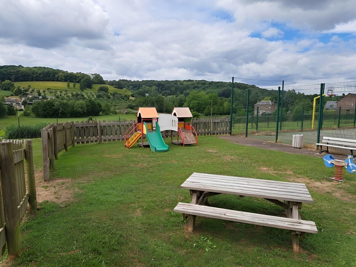 Aire-de-jeux-pour-enfants