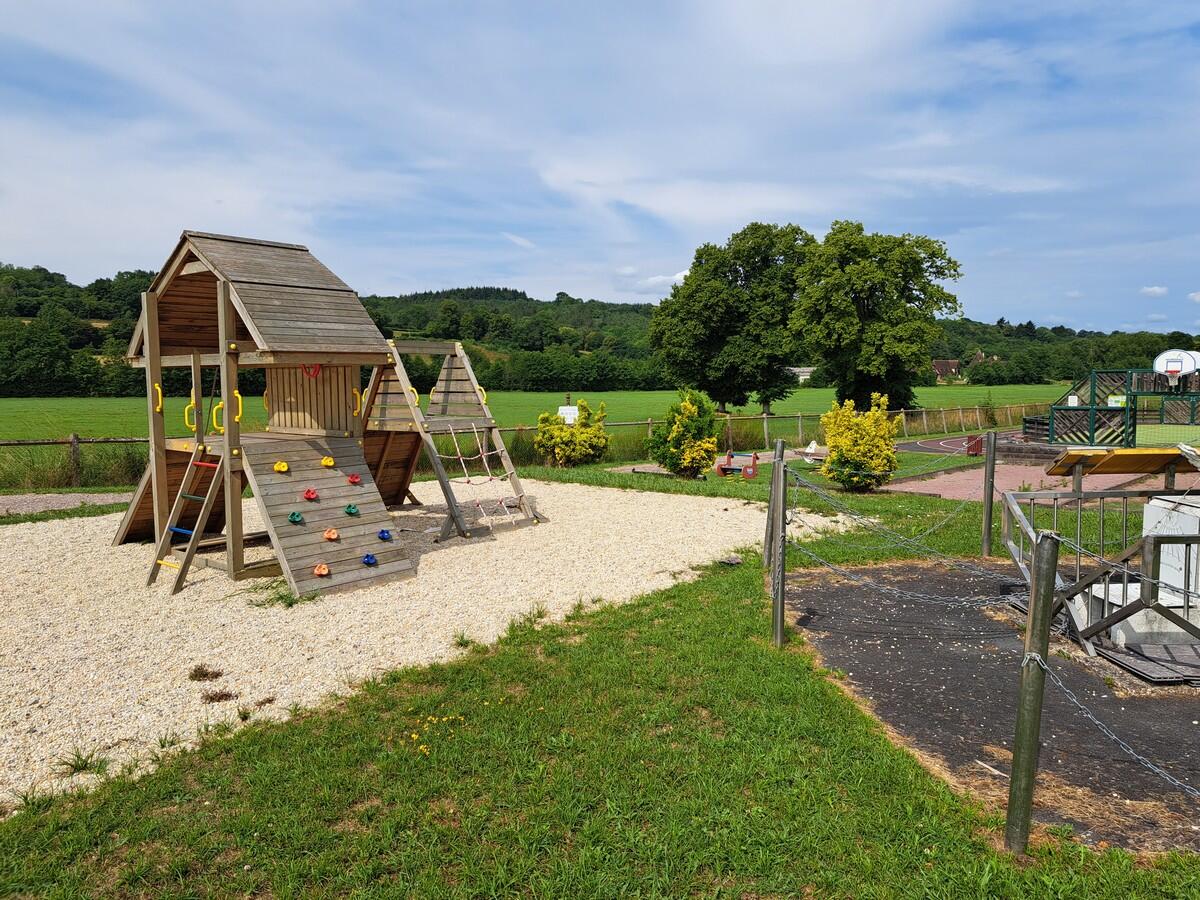 Aire de jeux pour enfants Le Mesnil-Guillaume
