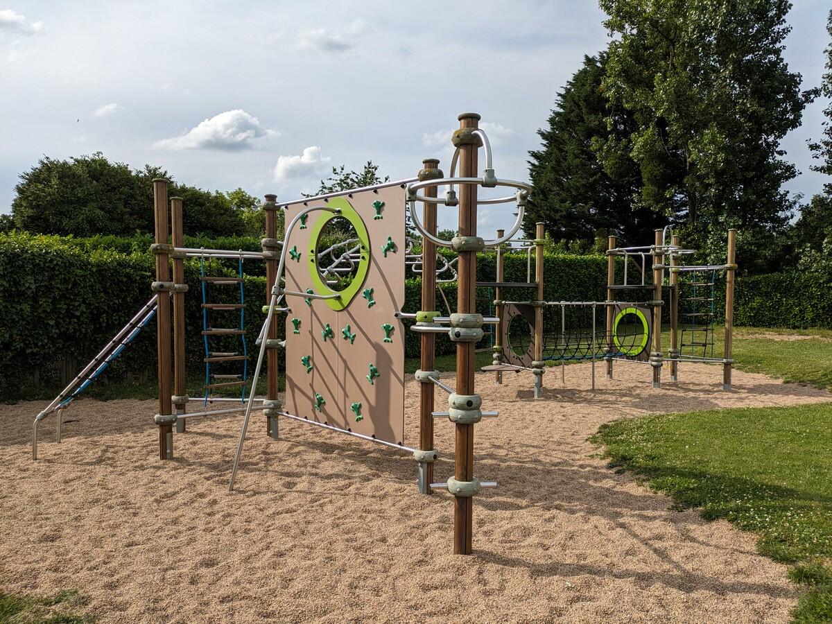 Aire de jeux pour enfants Le Pin
