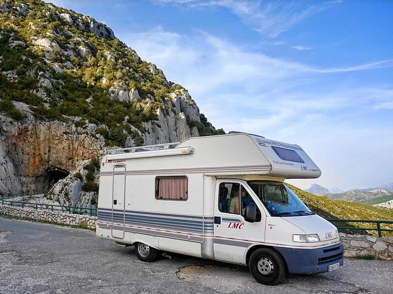 Camping-Car-3f6c4ce186a048a8b977199368b6ac92