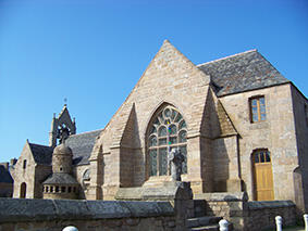 tregastel-eglise-bourg