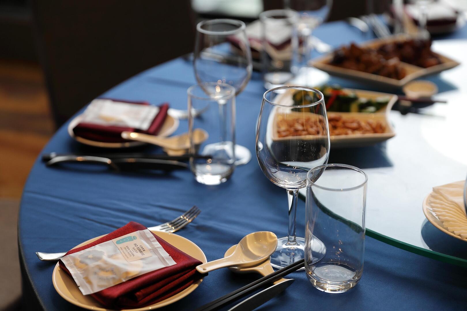 dorigo-table-5696243_1920