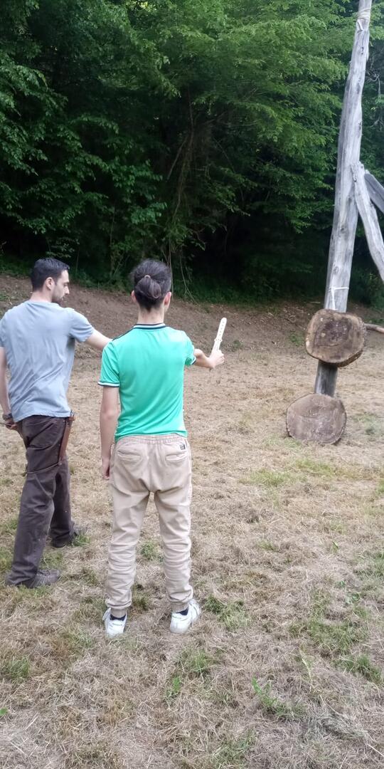lance couteau bushcraft