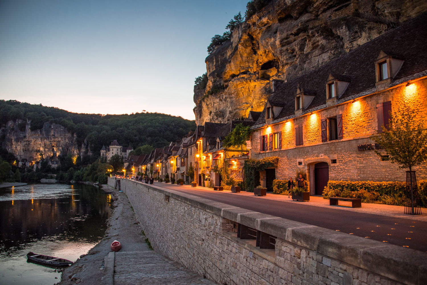 La Roque-Gageac by night
