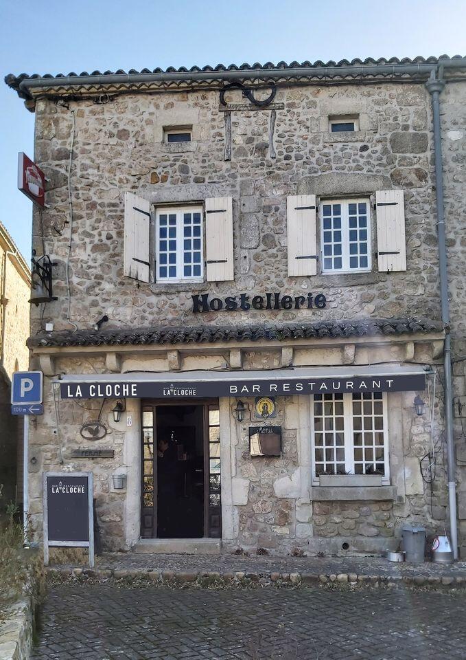 La Cloche (2)