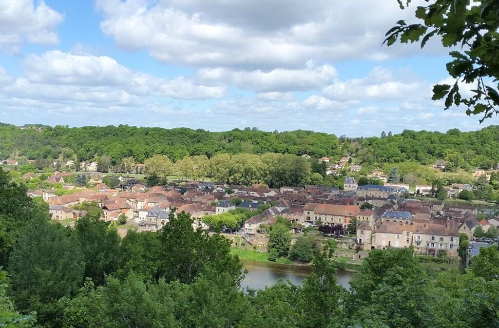 Lalinde et sa falaise