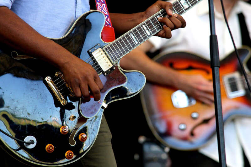 guitars-2033566-1920-3