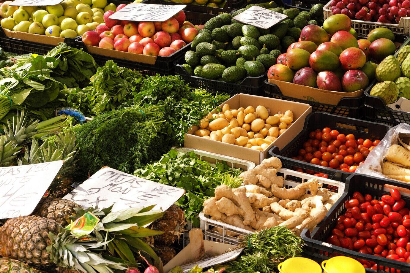 marche-fruits-legumes-frais