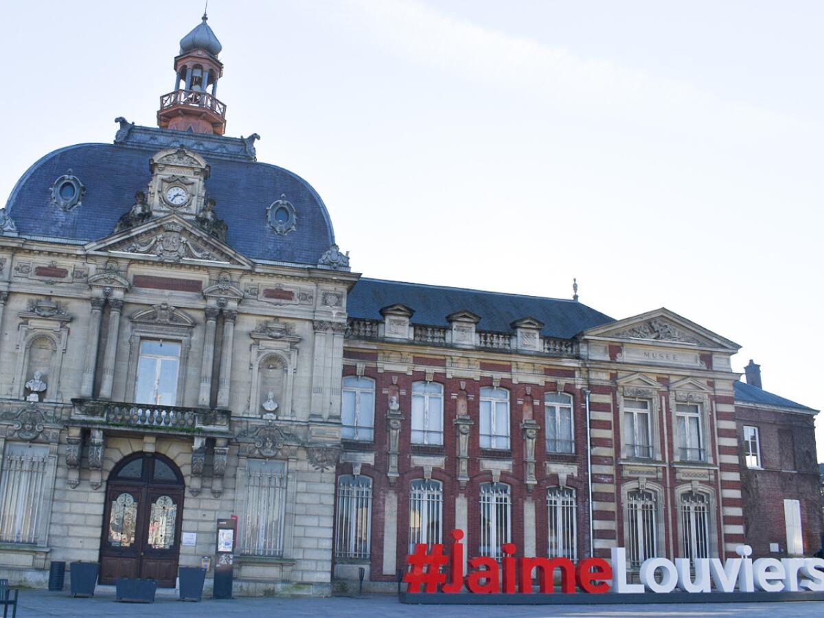 Façade du musée de Louviers côté place Thorel