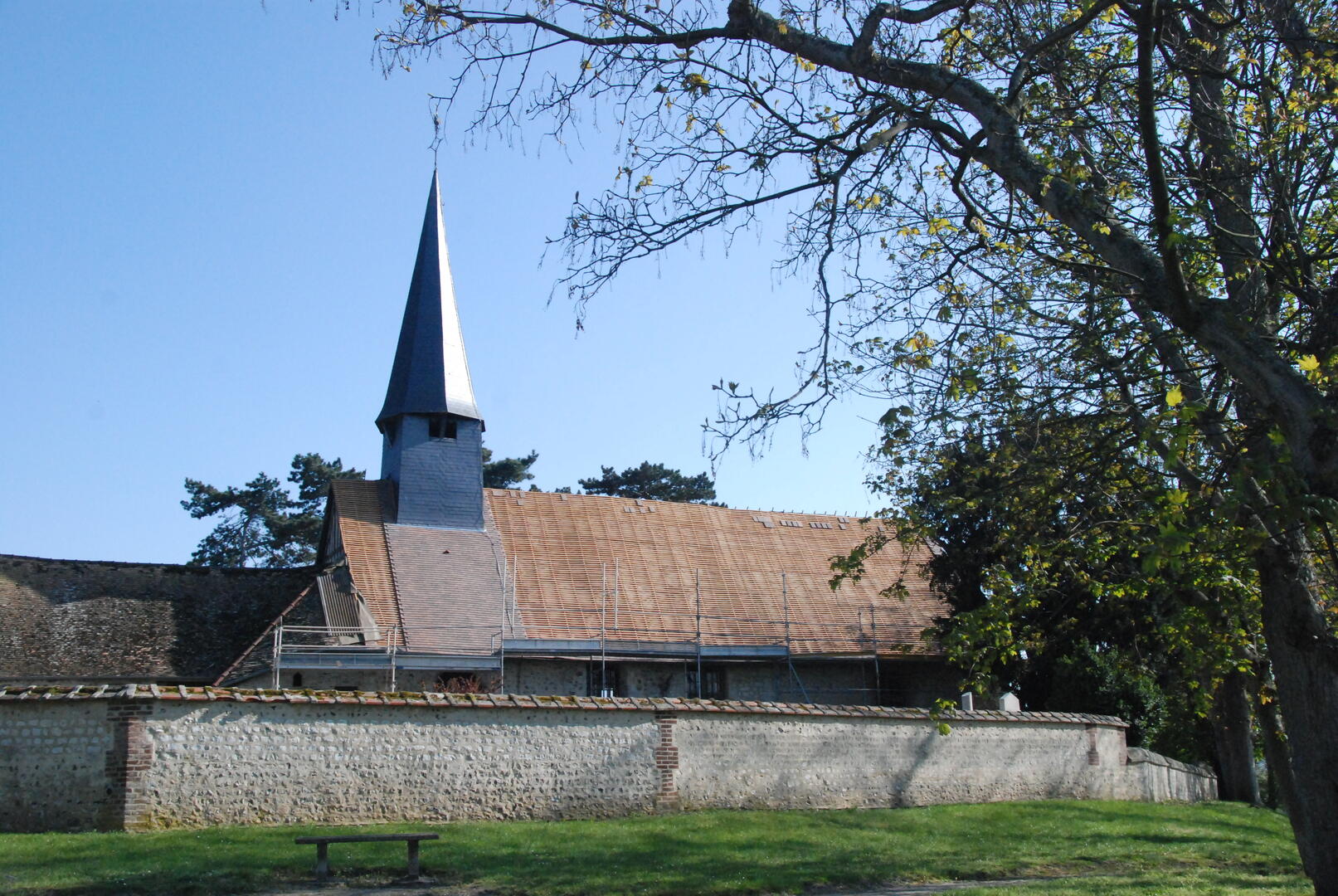 2010-04-23 - Andé - Eglise (1)