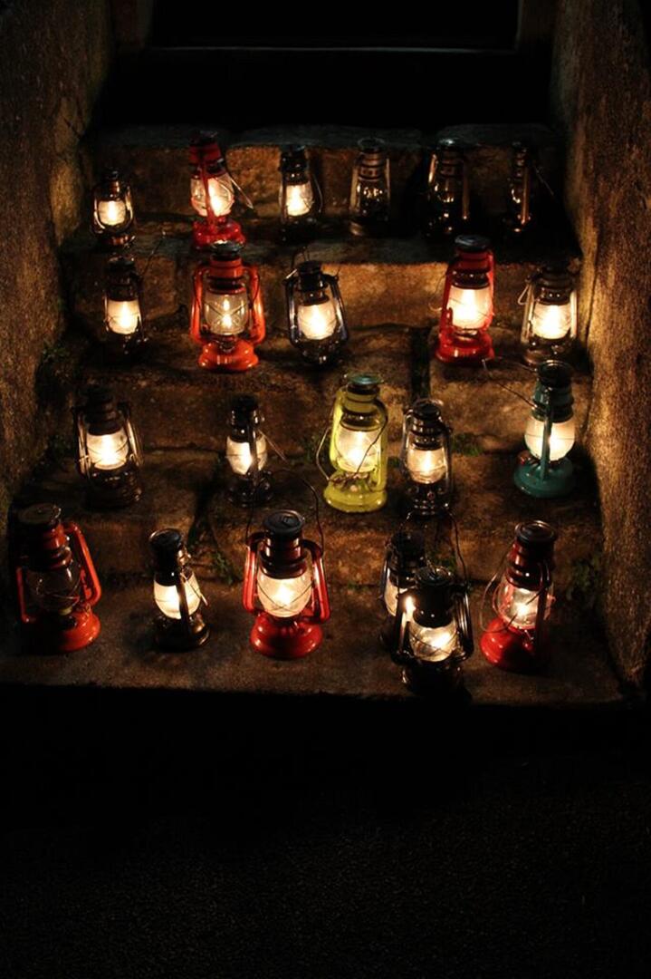 ADDES-Lampes-a-petrole-hd-1365x2048