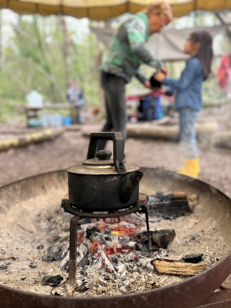 Cuisiner autour du feu