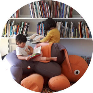 Lecture enfant médiathèque Pont-Croix