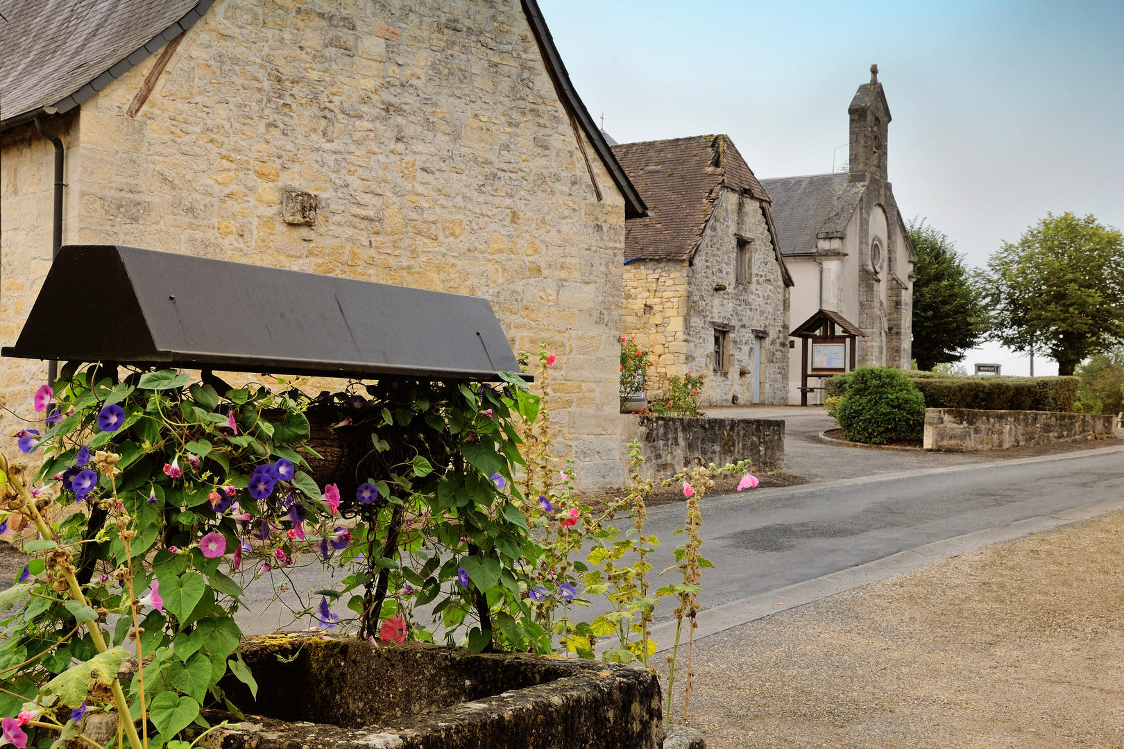 15LaChapelleStJean_village_01