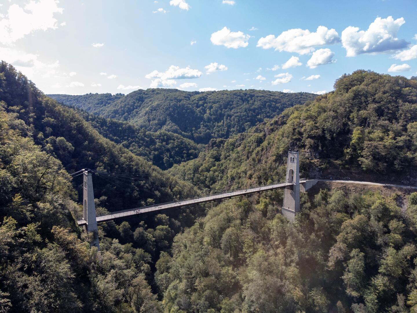 Au pied du Viaduc, des Gorges sauvages...
