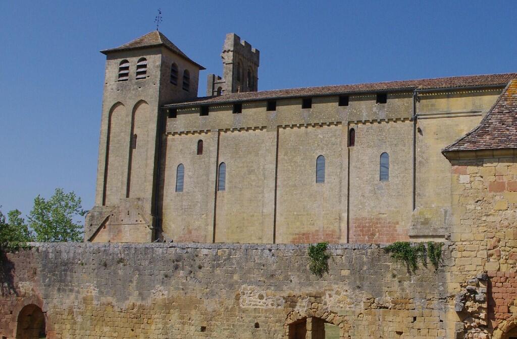 st_avit_senieur_village