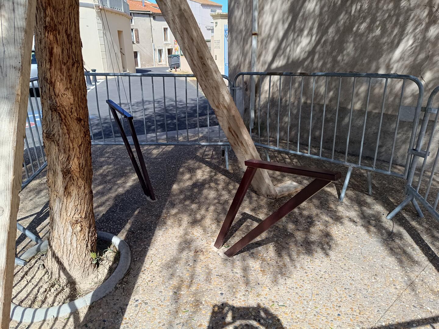 Capestang Place des Martyrs