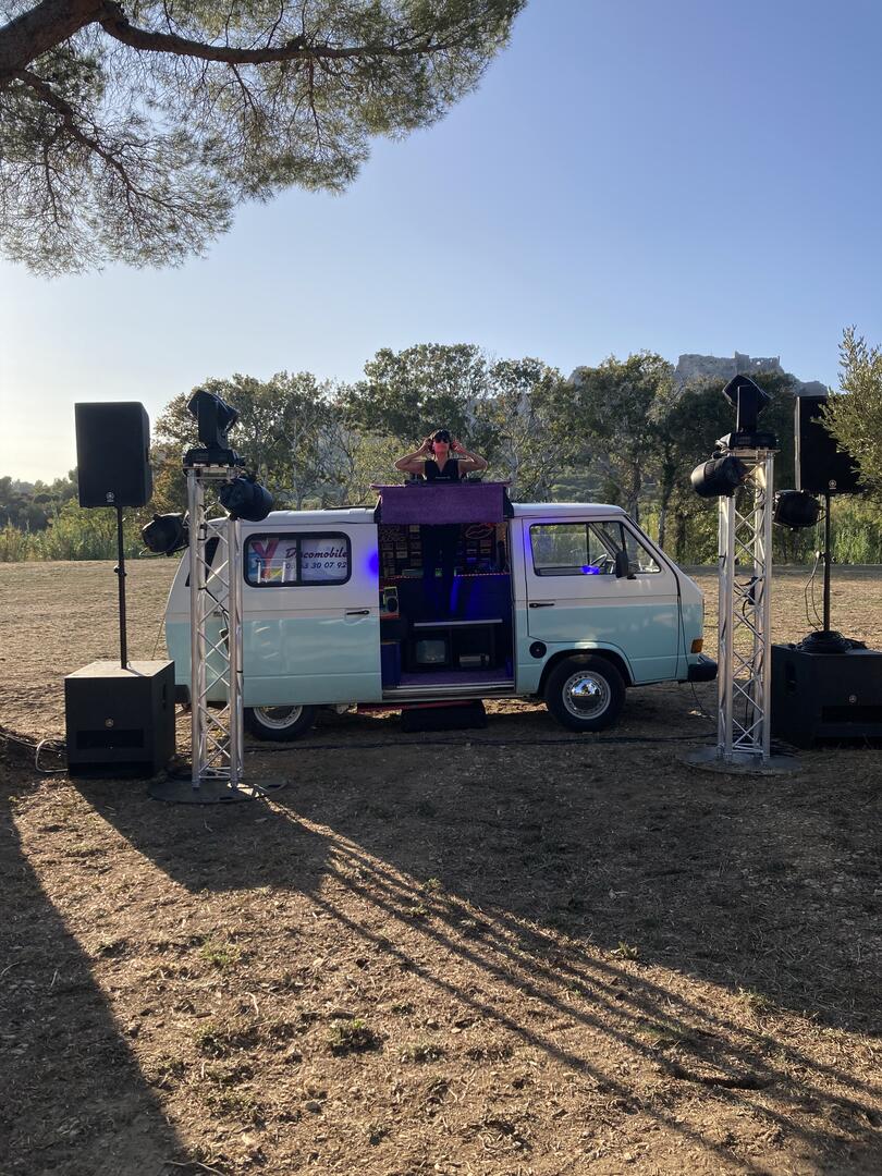 MUSIC VAN