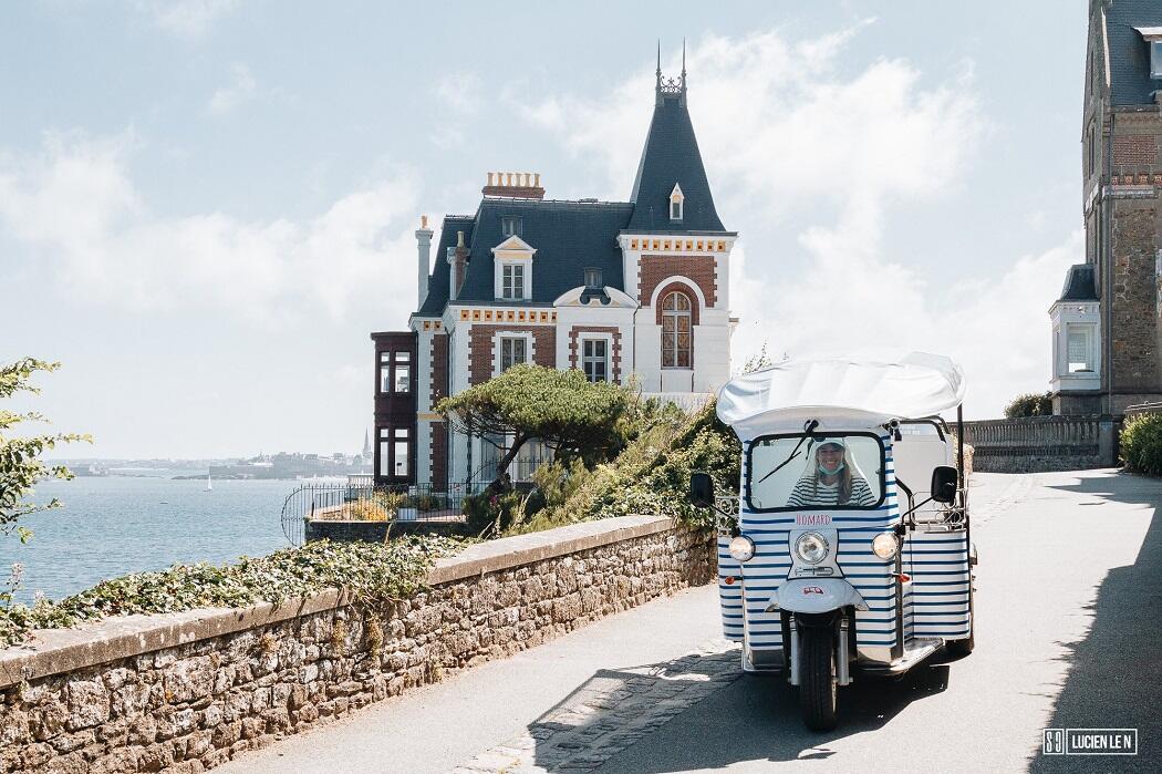 1- TUK TUK - PHOTO BROCHURE