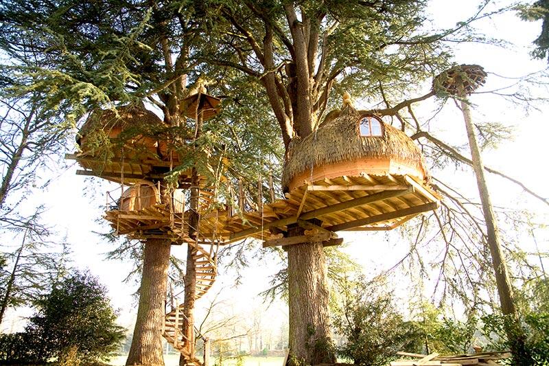 Cabanes-dans-les-arbres-Les-Ormes-Domaine-&-Resort