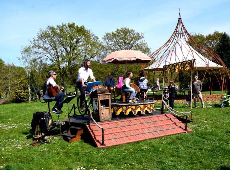 Cabaret-cyclette_Jardins de Brocéliande