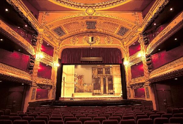 Spectacle: "Drole de dames pour Hector l'inventeur"