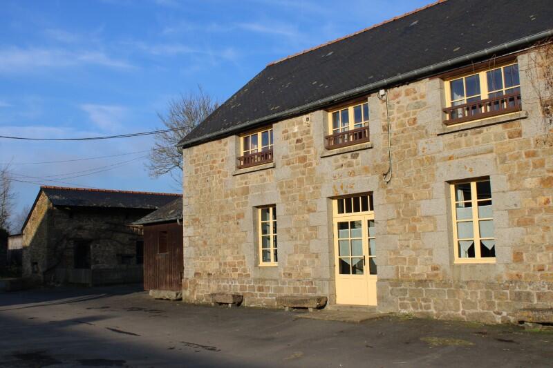 Facade-du-Grand-Gite---La-Maison-Neuve