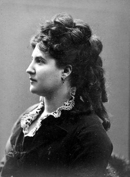 Judith Gautier, célèbre femme de lettres, fille de Théophile Gautier, possédait une maison à Saint-Enogat…