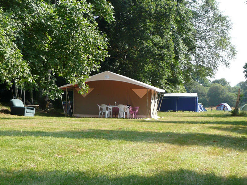 La Morinais-tente-équipée