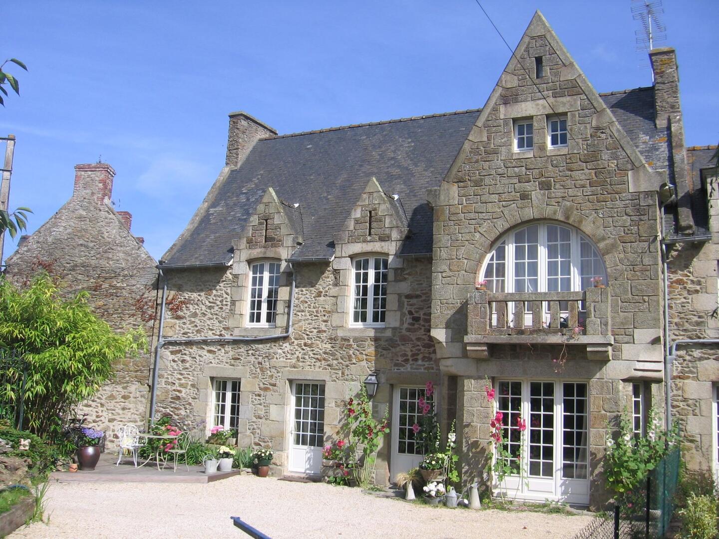 Le-Vieux-Logis-Vautier-Ginette-Saint-Briac-facade