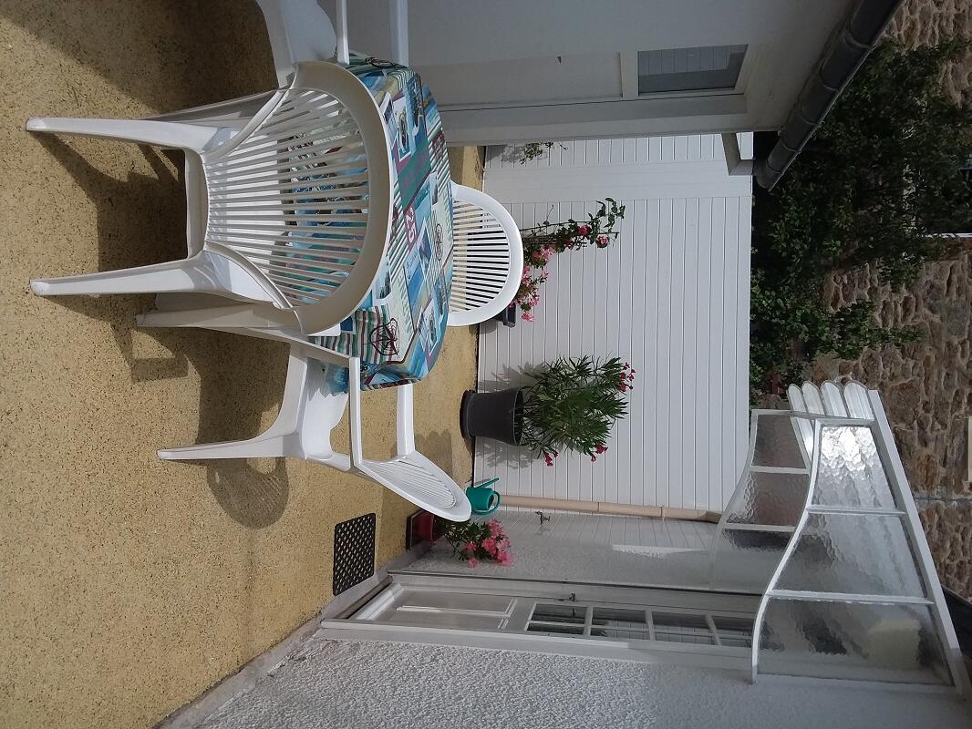 Madame-Gautier-Saint-Lunaire-Terrasse-1-2