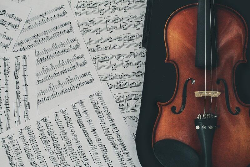 Music © Stefany Andrade - Unsplash