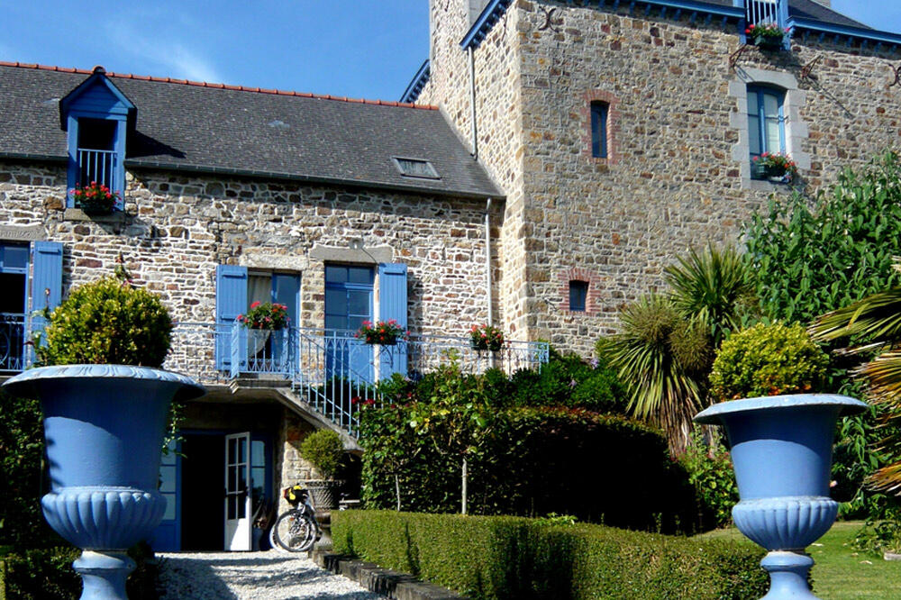 Au Château de Mont-Dol