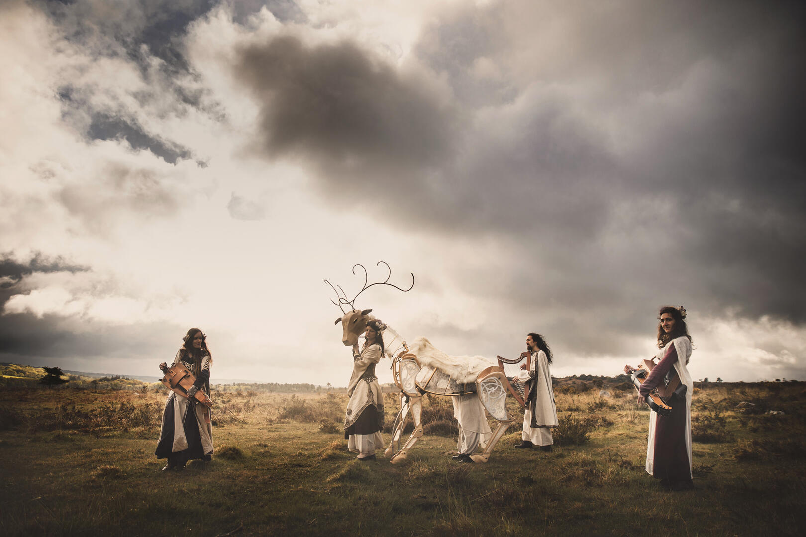 Tan-Elleil-Awen-©-Onodrim-•-Photography