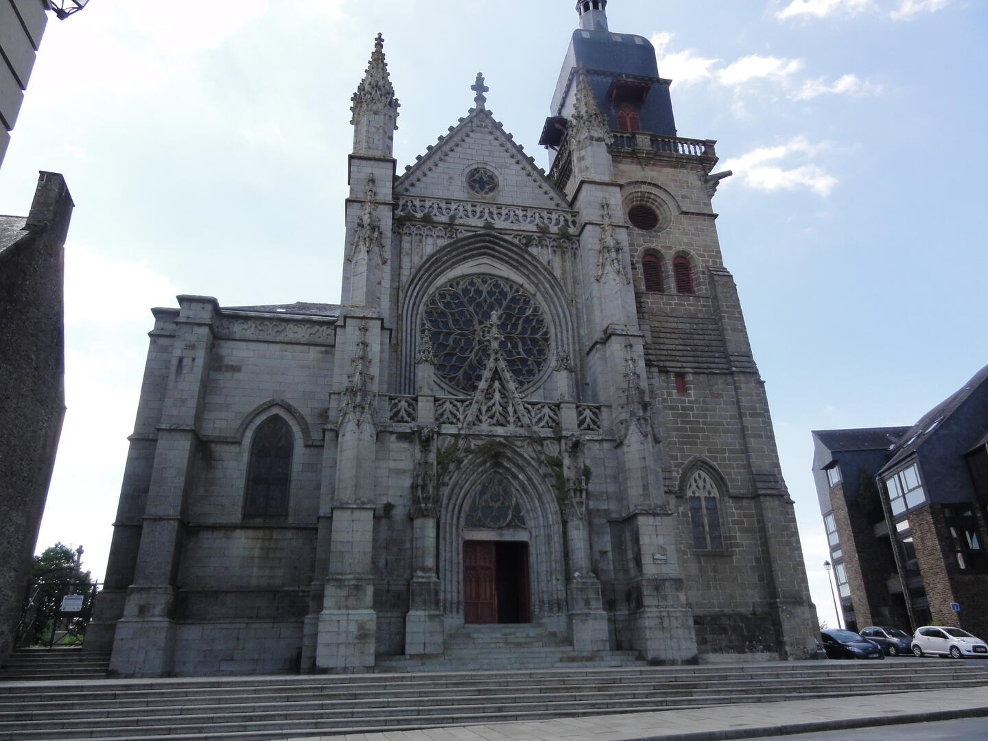 eglise-saint-leonard-fougeres façade -2015 (11)