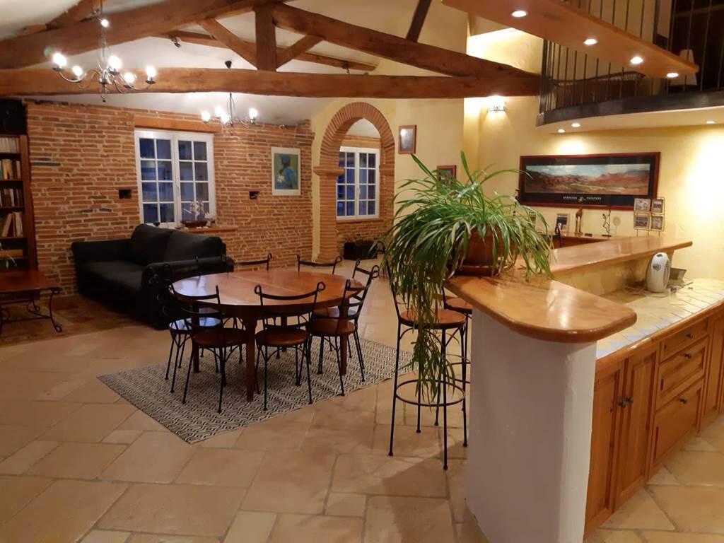 Grand appartement avec vue sur le Tarn Meublé Montauban Tarn-et-Garonne