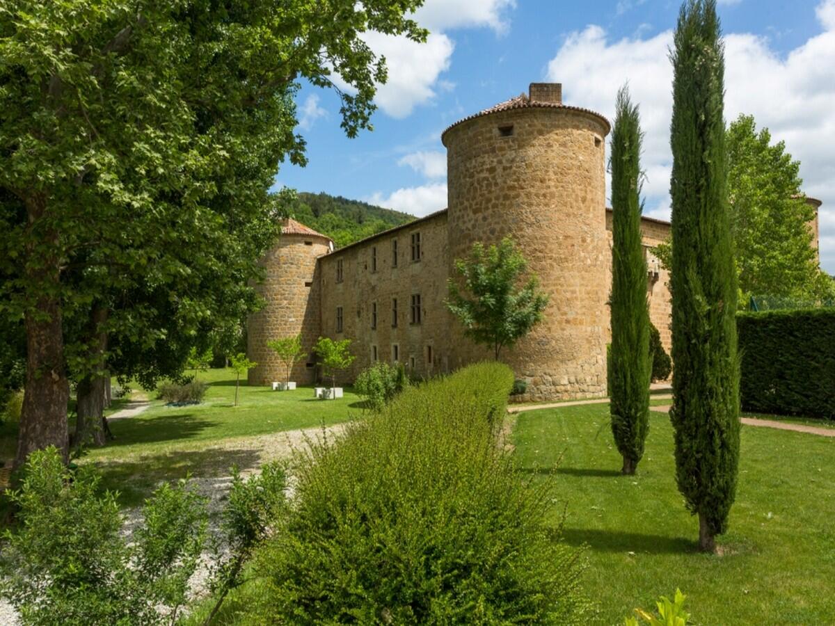CHATEAU DES DUC DE JOYEUSE