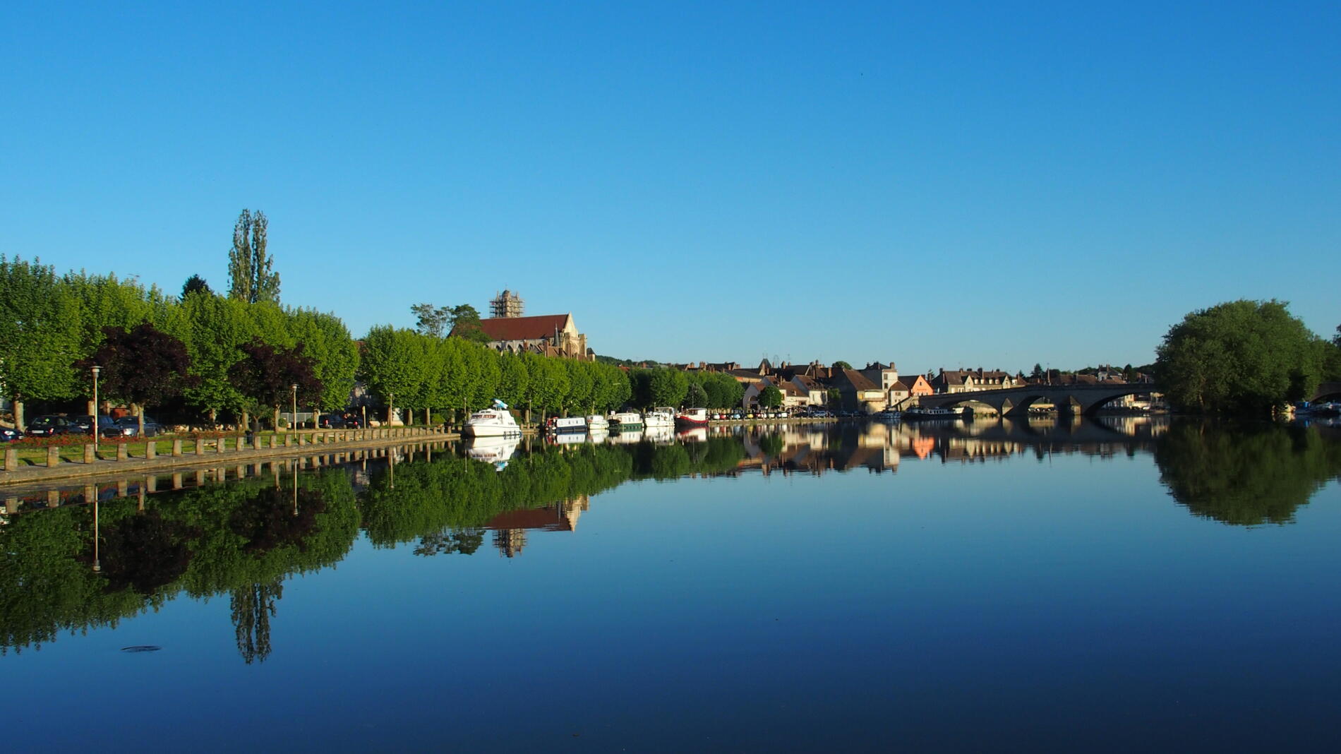 2017-10-06---Vue_quais_Villeneuve-sur-Yonne---Anne_Bossuyt (2)