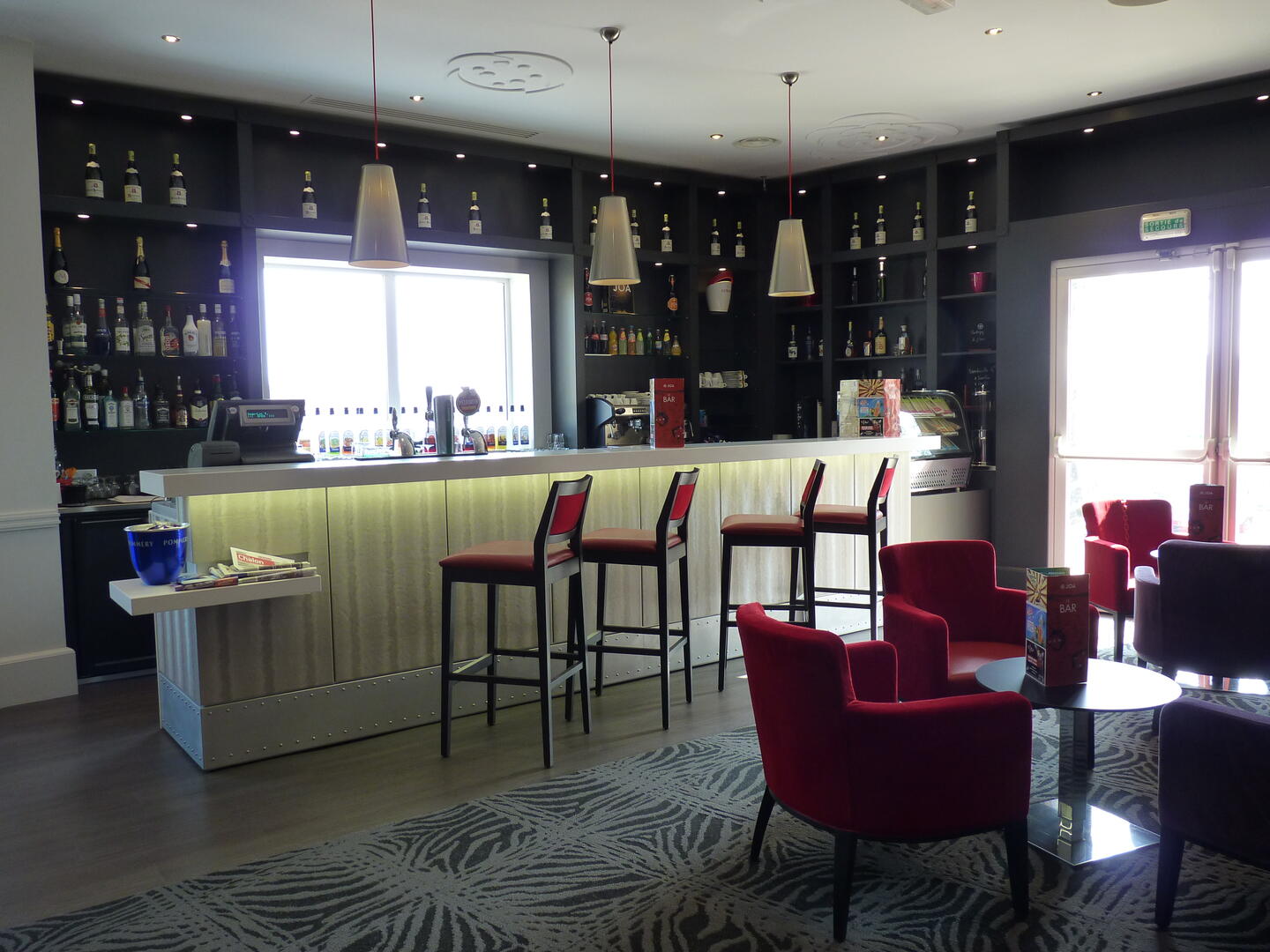 bar