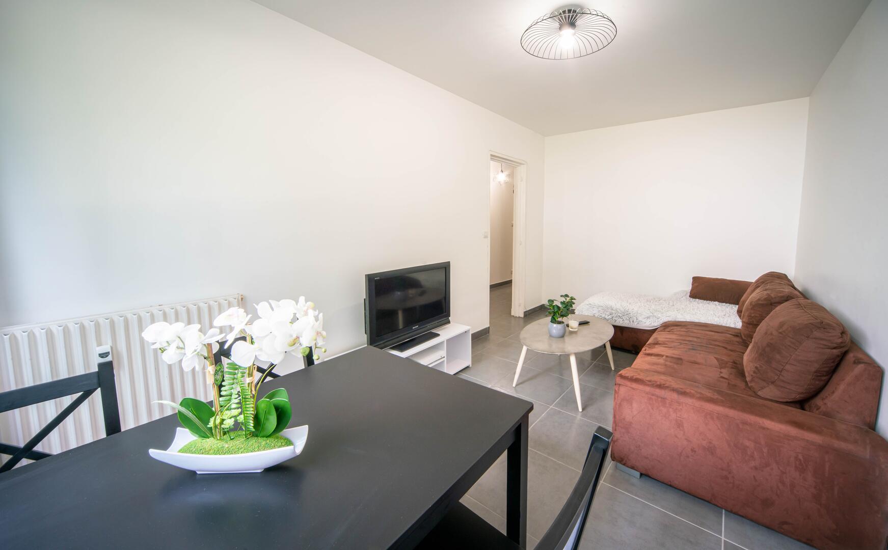 Chalon - MT Cavelier - Bienvenue chez Damien - Salon