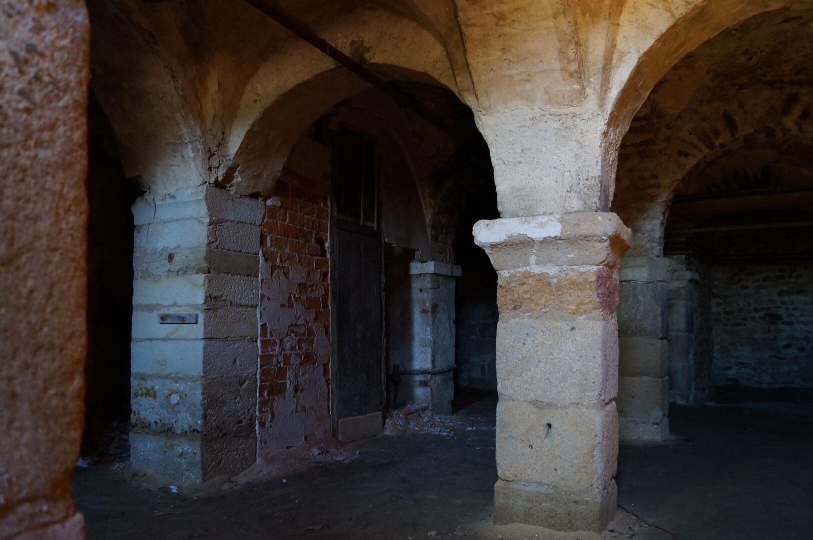 Crypte de l'abbaye Saint-Andoche