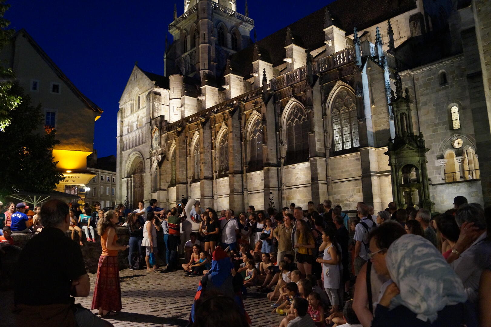 Visite guidée nocturne 'Les visiteurs du soir, Autun Morvan Tourisme