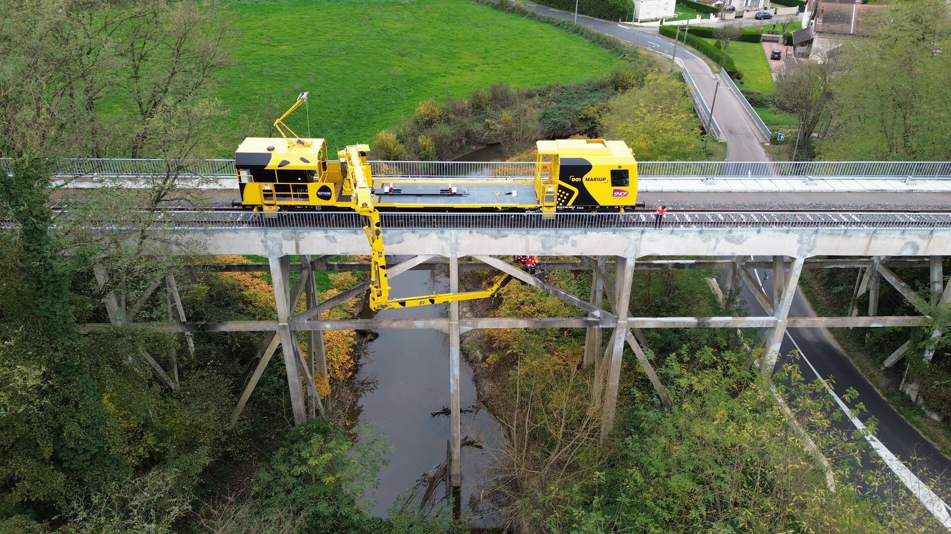Engin sur pont