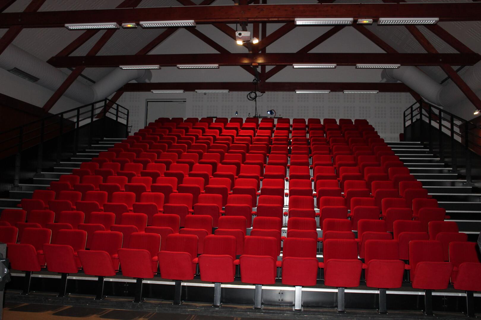 Salle Jean Genet Couches, auutn morvan tourisme
