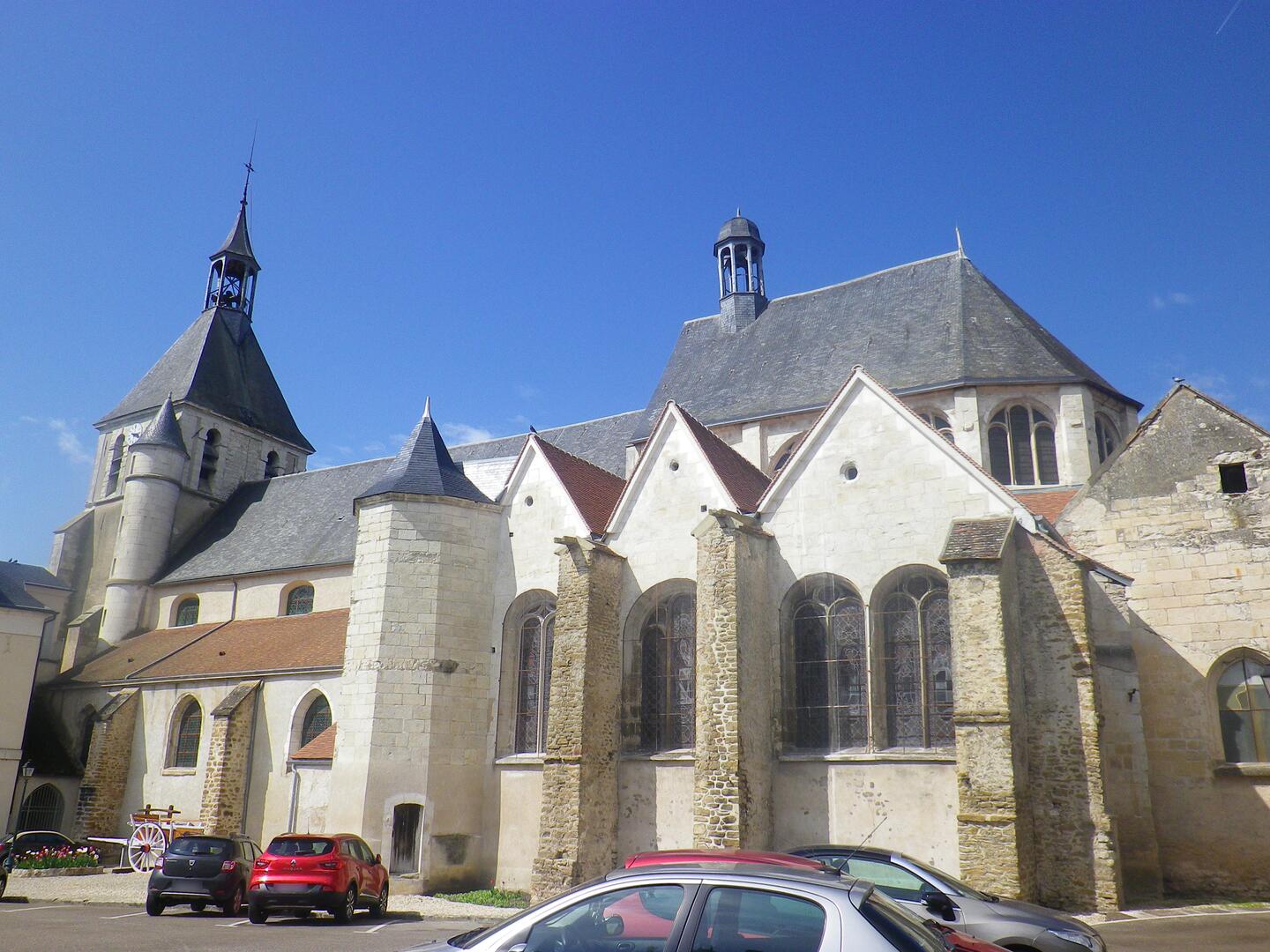 UN JOUR, UNE ÉGLISE À BRIENON-SUR-ARMANÇON
