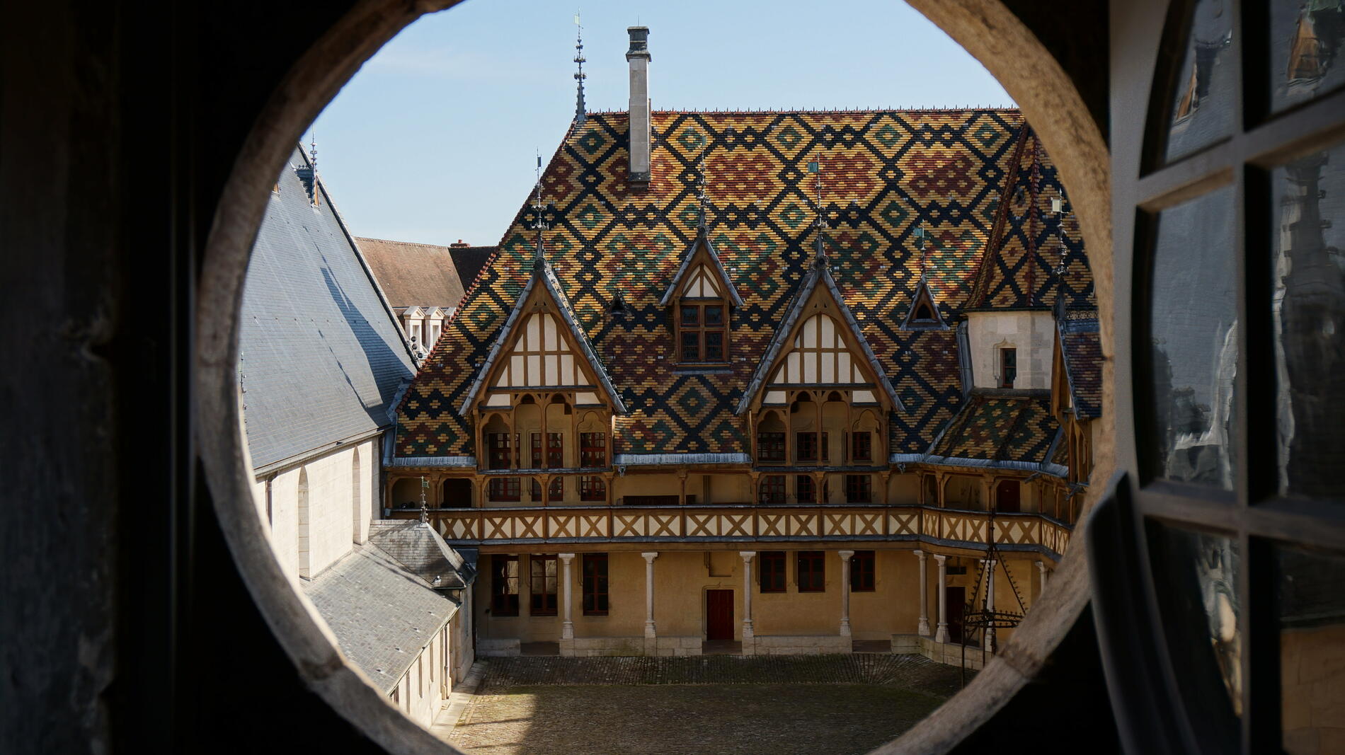 Hôtel-Dieu – Hospices De Beaune – Visite Guidée Découverte > Parcours ...